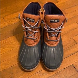 Sperry duck boots worn less than 5 times